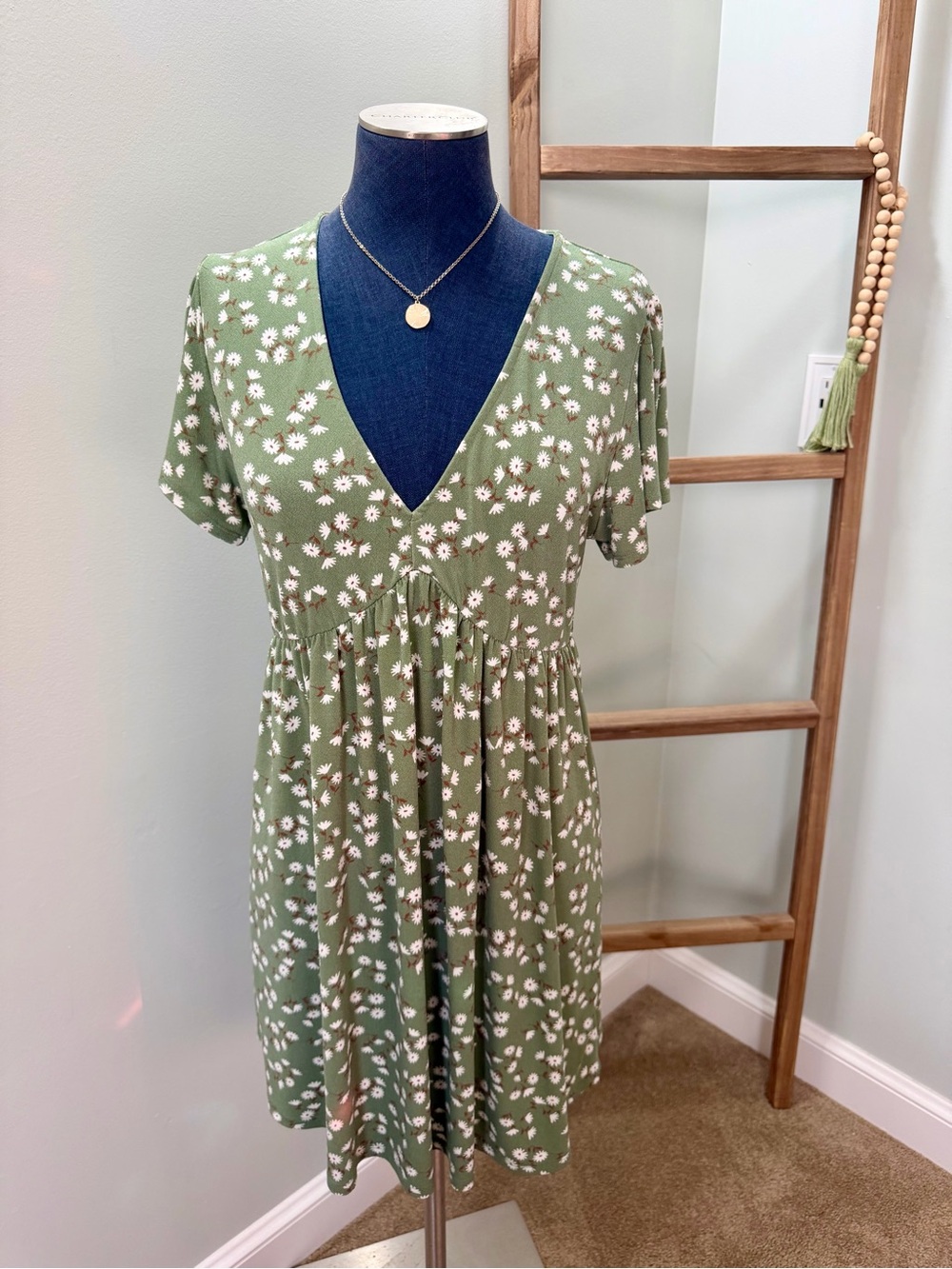 Aeropostale Green Floral V-Neck Short Sleeve Babydoll Dress Size XL